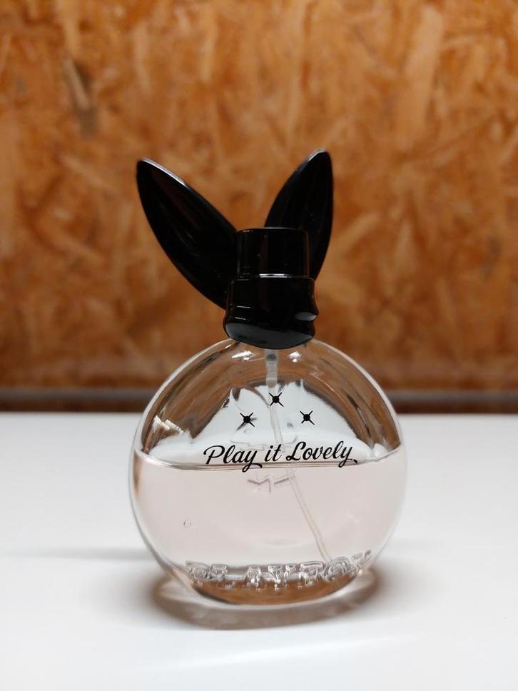 Playboy Play It Lovely Eau de Toilette - 30ml, Sieraden, Tassen en Uiterlijk, Uiterlijk | Parfum, Gebruikt, Ophalen of Verzenden
