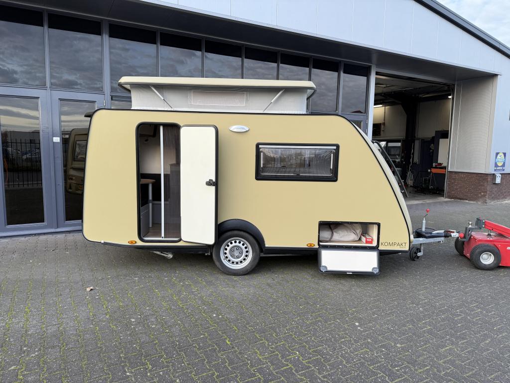 Kip Kompakt Travel 37 KK Langslaper 200cm + Zit Luifel 2017, Caravans en Kamperen, Standaardzit, Lengtebed, Kip, Bedrijf