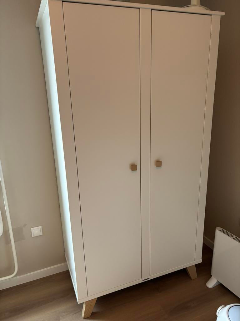 Kidsmill Lars 2 deurs witte kledingkast, Ophalen, 100 tot 150 cm, Zo goed als nieuw, 150 tot 200 cm