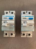 Hager CFA 240G Aardlekschakelaar 40A 0.3A (2 stuks), Hobby en Vrije tijd, Ophalen of Verzenden, Gebruikt