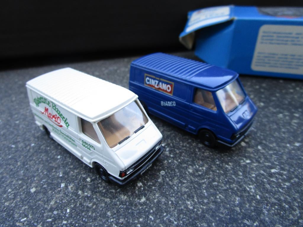 Roco? 2 Fiat Bussen, Nieuw, Ophalen of Verzenden, Roco, X