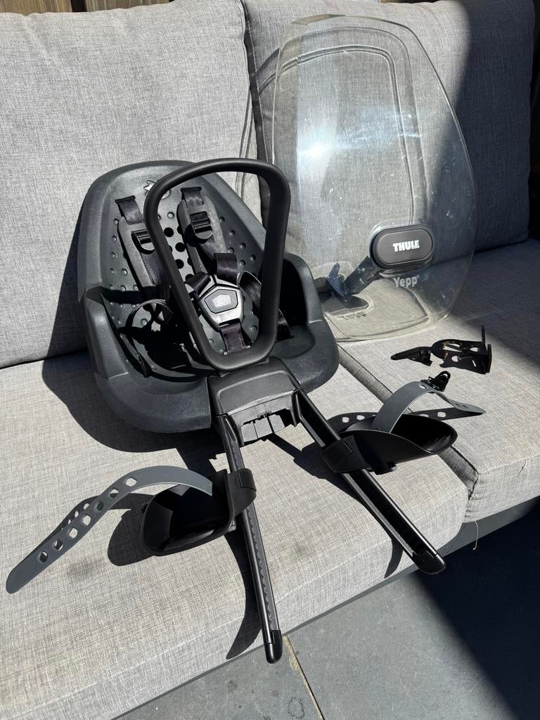 Thule Yepp 2 Mini + windscherm + aangepaste bevestiging, Fietsen en Brommers, Fietsaccessoires | Fietsstoeltjes, Gebruikt, Voorzitje