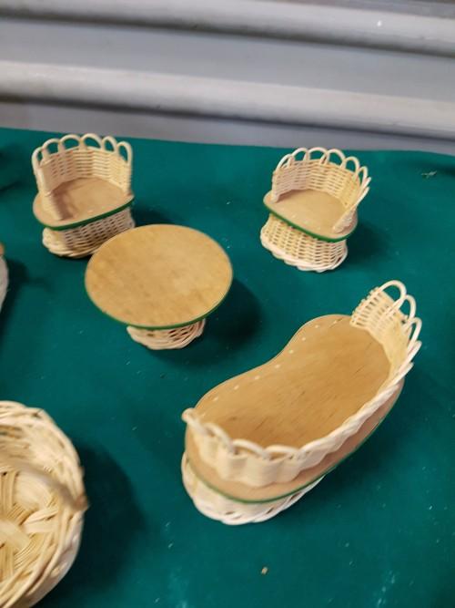 Poppenmeubels van rotan en 2 pannen, 11-delig in totaal, Ophalen of Verzenden, 'T Olde Gre-j, Info@toldegrej.nl, Endepoelstraat 20f Didam