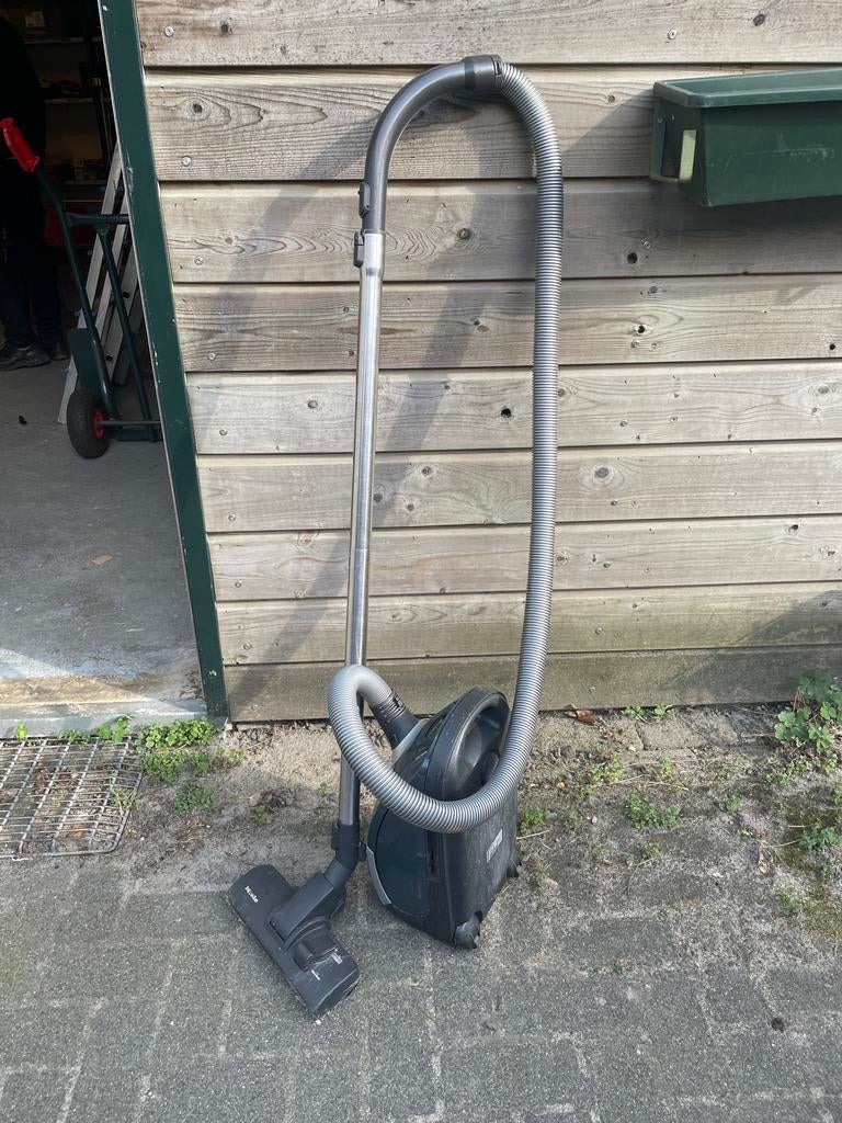 Miele stofzuiger, Witgoed en Apparatuur, Stofzuigers, Ophalen, Gebruikt, Stofzuiger