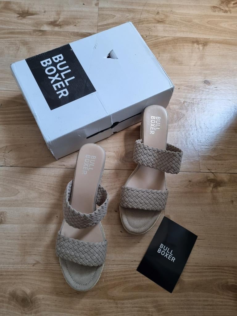 Bull Boxer sandalen met gevlochten banden maat 42, Beige, Nieuw, Bullboxer, Sandalen of Muiltjes