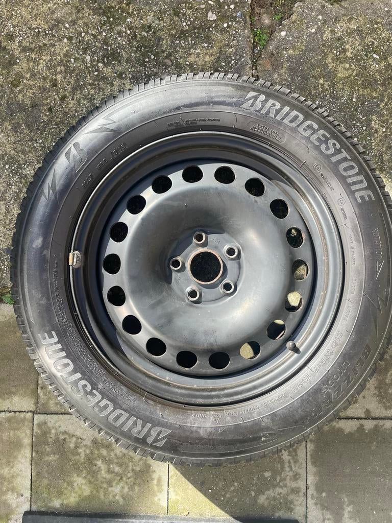 Stalen velgen met band 16 inch, Ophalen