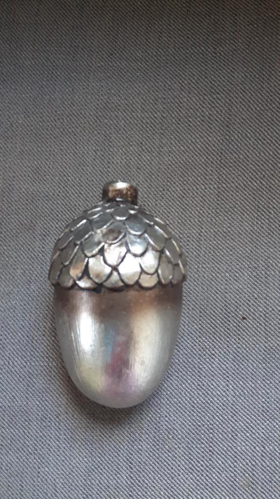 Eikel, zilverkleurig, Vintage, Overige materialen, Ophalen of Verzenden, Zo goed als nieuw