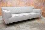 IZG staat beigekleurige stoffen Design on Stock Bloq bank, Huis en Inrichting, Banken | Bankstellen, Design on Stock, Ophalen of Verzenden