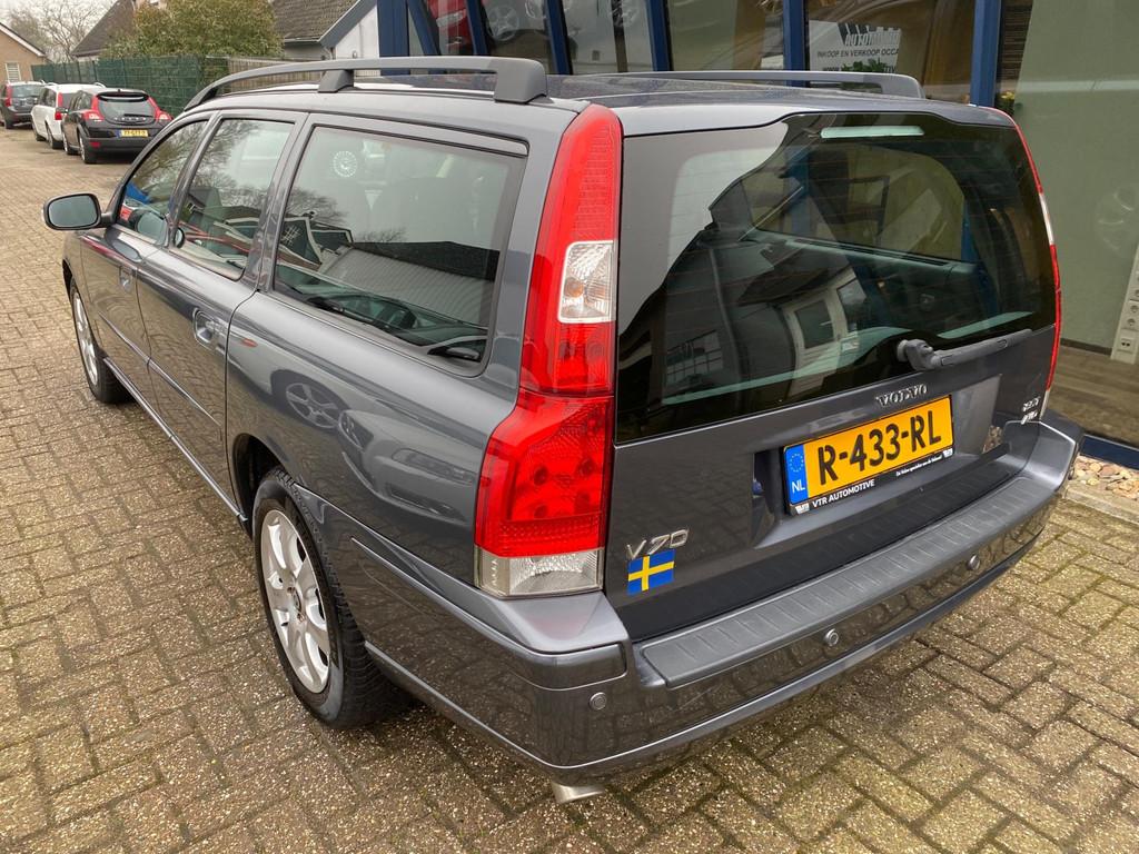 Volvo V70 2.5T AWD Edition Automaat LEER / NAVI / PDC, Auto's, Automaat, Zwart, 2521 cc, Vierwielaandrijving