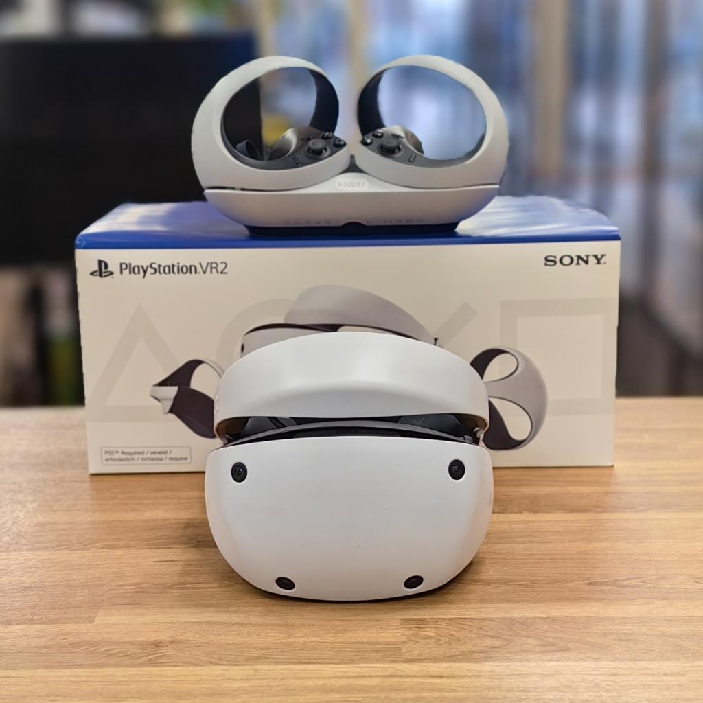 PlayStation®VR2 (PS5) VR Headset + Charging Station - Netjes, Spelcomputers en Games, Virtual Reality, Sony, Zo goed als nieuw