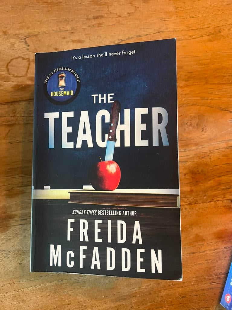 The Teacher van Freida Mcfadden, Ophalen of Verzenden, Zo goed als nieuw