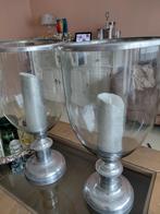 2 Kandelaars met kaarsen, zilveren voet, Ophalen of Verzenden