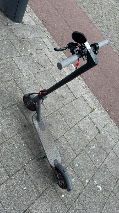 Elektrische step – kleine reparatie nodig – topdeal, Fietsen en Brommers, Steps, Zo goed als nieuw, Elektrische step (E-scooter)