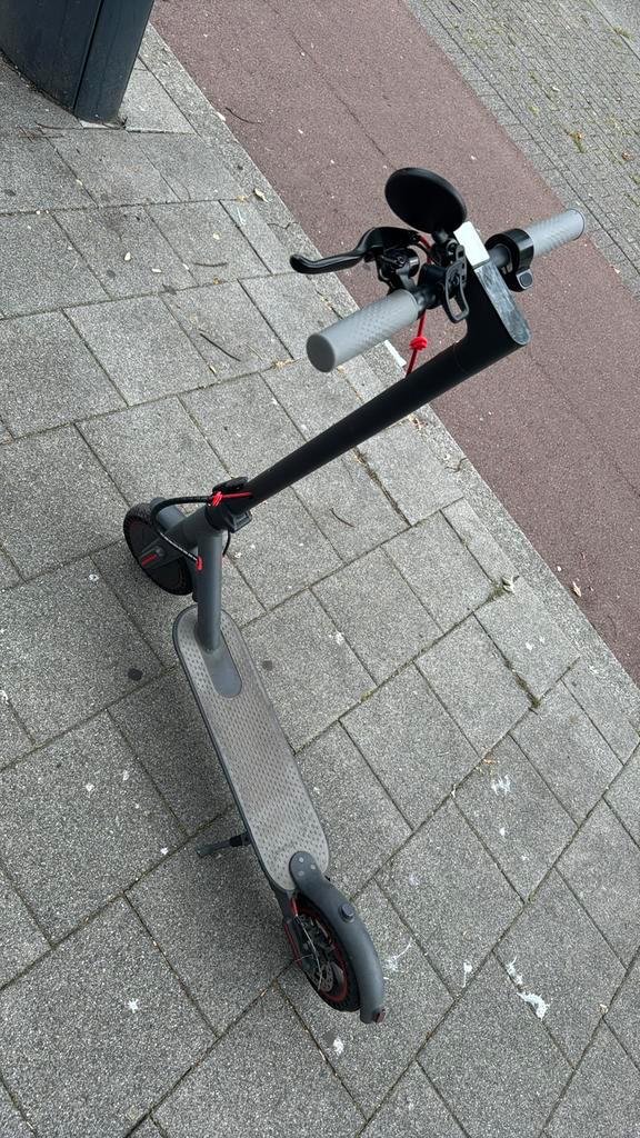 Elektrische step – kleine reparatie nodig – topdeal, Fietsen en Brommers, Steps, Zo goed als nieuw, Elektrische step (E-scooter)