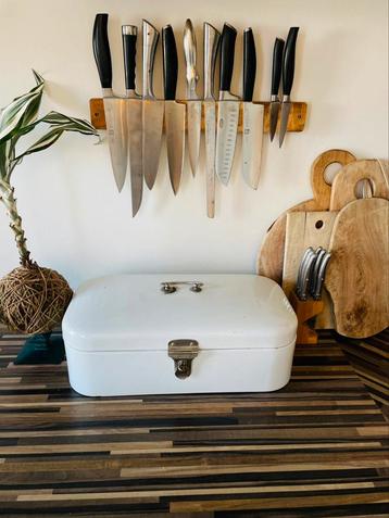 Vintage emaille broodtrommel – wit met karakter & charme beschikbaar voor biedingen