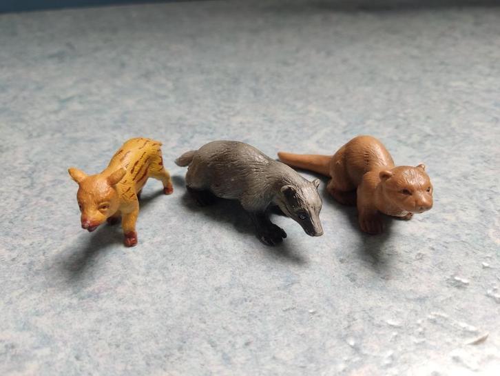 Schleich Bosdieren 3 stuks Otter, Das, Zwijn oud 1992 - 1994, Verzamelen, Dierenverzamelingen, Gebruikt, Beeldje of Figuurtje