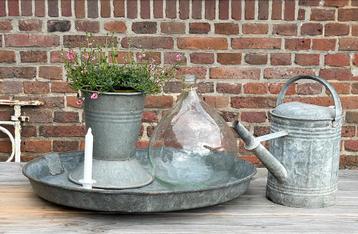 Brocante oude grote zinken schaal / dienblad 71 cm doorsnede beschikbaar voor biedingen