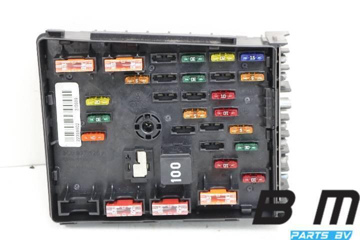 Zekeringkast in motorruimte VW Passat B7 3C0937125A, Auto-onderdelen, Elektronica en Kabels, Gebruikt