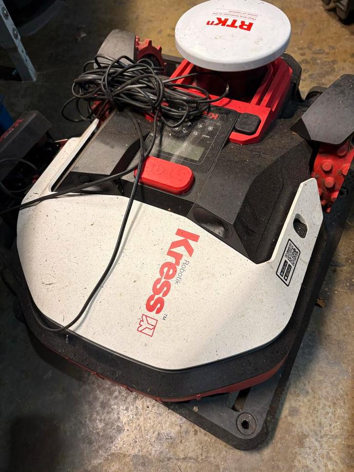 Kress Maairobot RTK - Robotmaaier, Tuin en Terras, Robotmaaiers, Gebruikt, 20 tot 25 cm, Ophalen