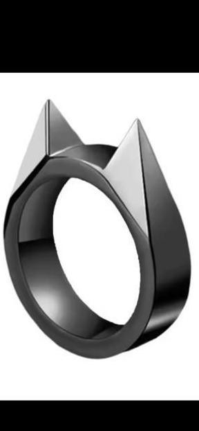 Zelfverdedigingsringen per 3 stuks voor €15,- zilver metaal beschikbaar voor biedingen