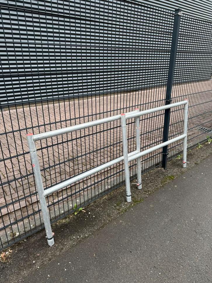 2 stuks Altrex leuningsframes, Doe-het-zelf en Verbouw, Steigers, Nieuw, Rolsteiger of Kamersteiger, Minder dan 2 meter, Ophalen