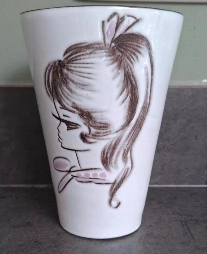 Prachtige vintage vaas met meisjesportret – Aalten / Couzijn, Huis en Inrichting, Woonaccessoires | Vazen, Zo goed als nieuw, Overige kleuren