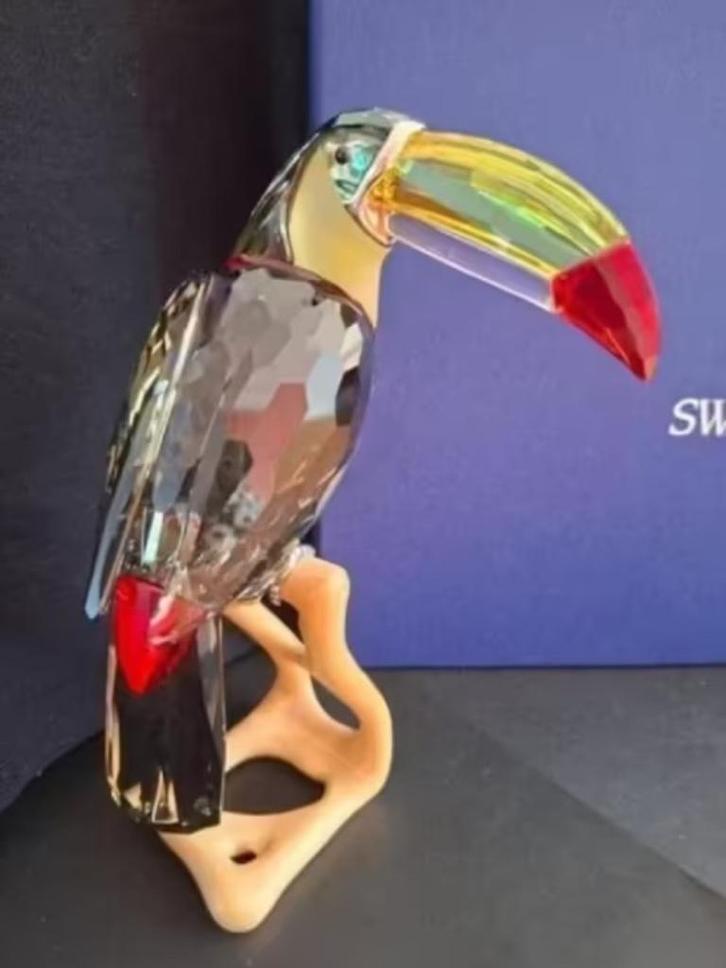 Swarovski “Paradise Birds” Toucan / Toekan, Verzamelen, Swarovski, Zo goed als nieuw, Figuurtje, Ophalen of Verzenden