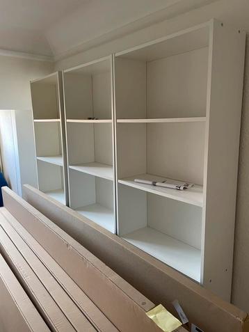 3 Boekenkasten te koop beschikbaar voor biedingen