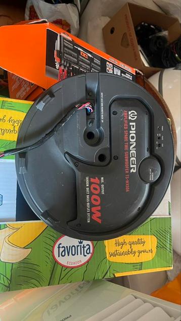 Subwoofer voor in de reservewiel beschikbaar voor biedingen