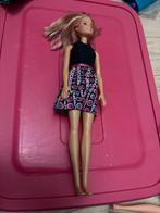 Mattel Barbie Pop met Kleurrijke Jurk, Ophalen of Verzenden, Zo goed als nieuw, Pop
