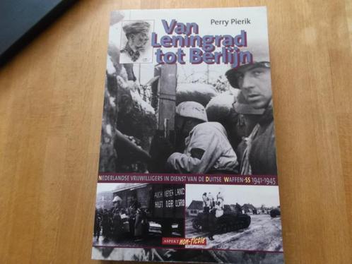 OORLOG 40-45 NEDERLANDSE VRIJWILLIGERS IN DUITSE DIENST, Verzamelen, Militaria | Tweede Wereldoorlog, Landmacht, Boek of Tijdschrift