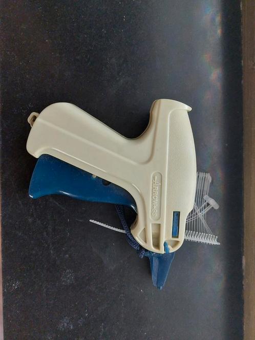 Textieltang / prijstang met bevestigingsdraadjes, Hobby en Vrije tijd, Overige Hobby en Vrije tijd, Gebruikt, Ophalen of Verzenden