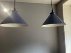2 blauwe hanglampen met een metalen kap, Ophalen of Verzenden, Gebruikt, Metaal, Minder dan 50 cm