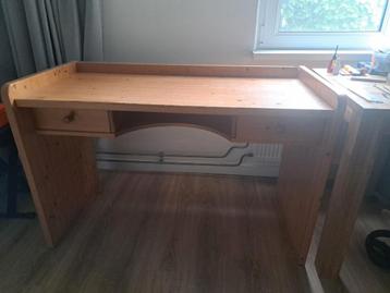 Bureau massief grenen 125x59x80 beschikbaar voor biedingen