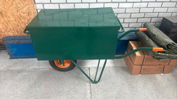 Gereedschap kruiwagen beschikbaar voor biedingen