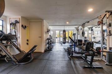 Complete thuisgym, unieke kans! oa legpress., dumbells enz beschikbaar voor biedingen