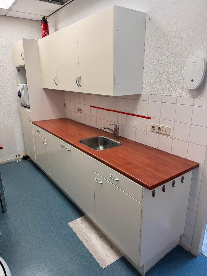 GRATIS Keuken; zelf demonteren, Huis en Inrichting, Keuken | Complete keukens, Gebruikt, Enkelwandige keuken, Wit, Hout, Ophalen