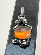 Zilveren hanger met barnsteen, Ophalen of Verzenden, Zo goed als nieuw, Zilver, Overige voorstellingen