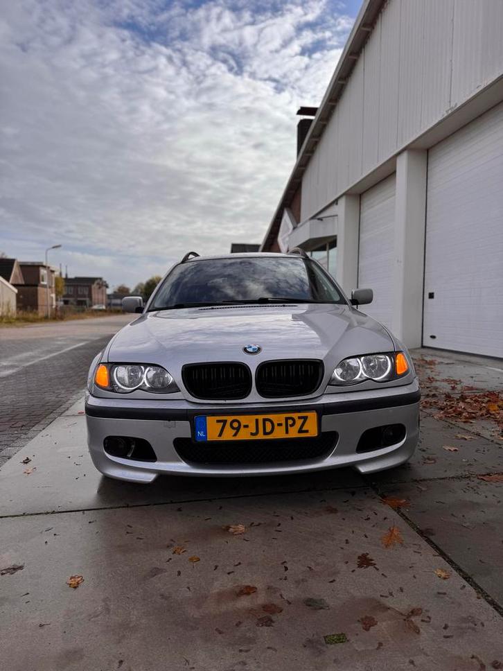 BMW 3-Serie 2.0 I 318 Touring 2002 Grijs, Auto's, BMW, Particulier, 3-Serie, Benzine, C, Stationwagon, Handgeschakeld, Origineel Nederlands
