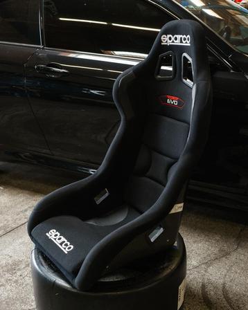 Sparco Evo Carbon Kuipstoel Sportstoel Racestoel FIA beschikbaar voor biedingen