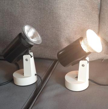 Twee wand spots jaren 60/70 zwart/wit, lees de beschrijving beschikbaar voor biedingen