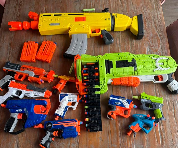 Nerf gun set of los te koop, Kinderen en Baby's, Speelgoed | Buiten | Actiespeelgoed, Zo goed als nieuw, Ophalen