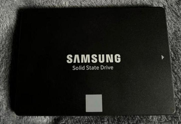 Samsung 850 EVO SSD 250GB Sata, Computers en Software, Harde schijven, Zo goed als nieuw, Laptop, Intern, SSD, SATA, Ophalen of Verzenden