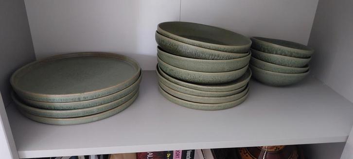 H&M Home Aardewerk Borden en Kommen Set, Huis en Inrichting, Keuken | Servies, Zo goed als nieuw, Bord(en), Effen, Aardewerk, Ophalen