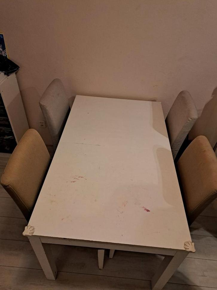 Uitschuifbaare tafel van Ikea met 4 stoelen!, Huis en Inrichting, Complete eetkamers, Gebruikt, 4 tot 6 stoelen, Ophalen of Verzenden