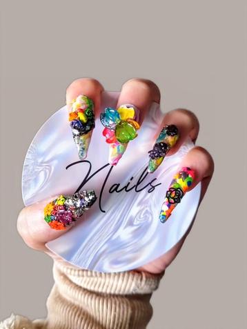Handgemaakte press on nail sets. Eindeloze mogelijkheden! beschikbaar voor biedingen
