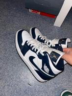 Air Jordan 1 Mid White Metallic Gold Obsidian, Ophalen, Nieuw, Schoenen