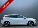 Volvo V60 2.0 T4 Business Sport Keyless|Schuif/kantel|Nav|Xe, Gebruikt, Wit, Handgeschakeld, 1600 kg