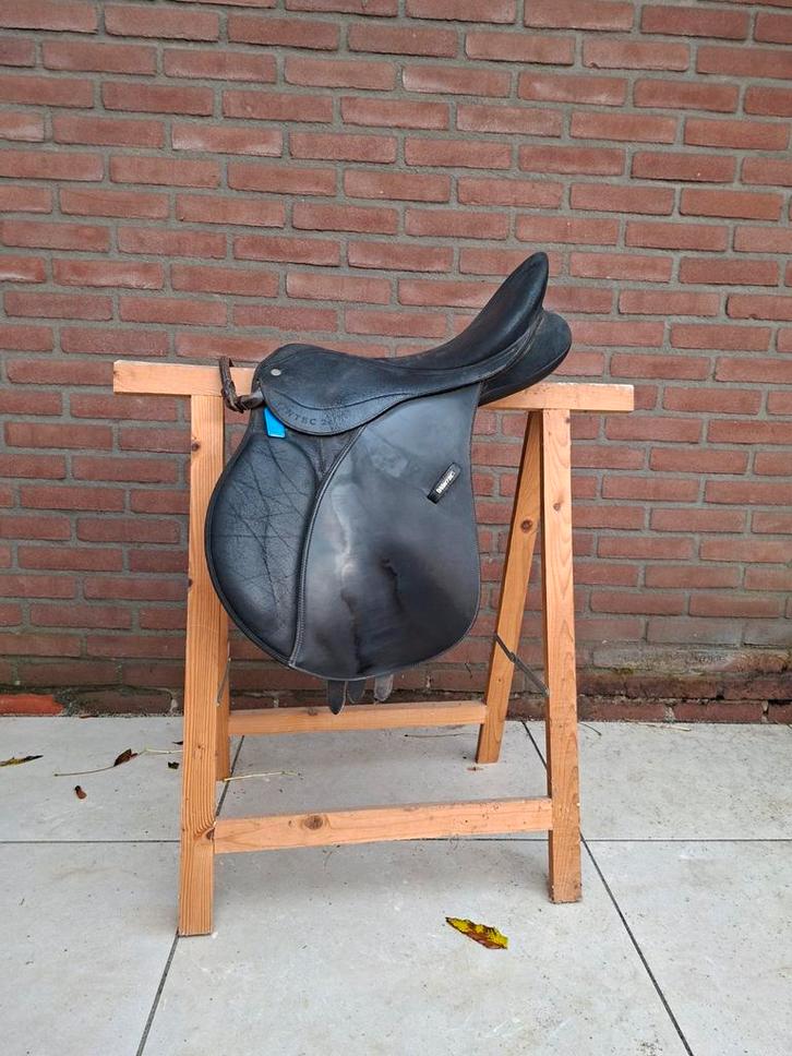 Wintec 2000 veelzijdigheidszadel 17 inch zwart, Dieren en Toebehoren, Paarden en Pony's | Zadels, Gebruikt, Overige soorten, Ophalen