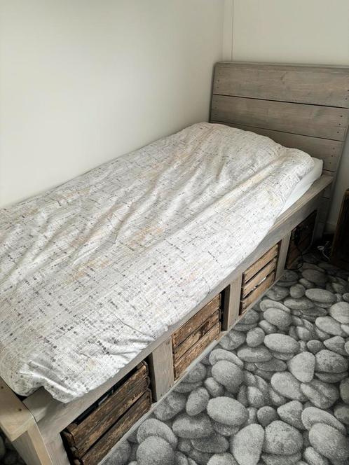 Stoer bed van steigerhout met 4 kisten, Huis en Inrichting, Slaapkamer | Bedden, Zo goed als nieuw, Eenpersoons, 90 cm, 220 cm